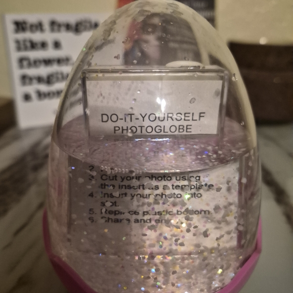 Pink Glitter Photo Frame Egg - Picture 2 of 3